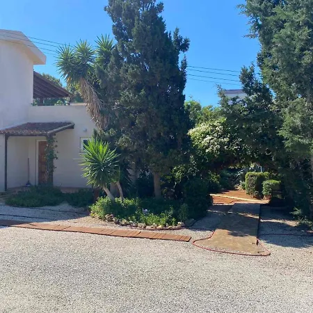 Konnos Holiday home *